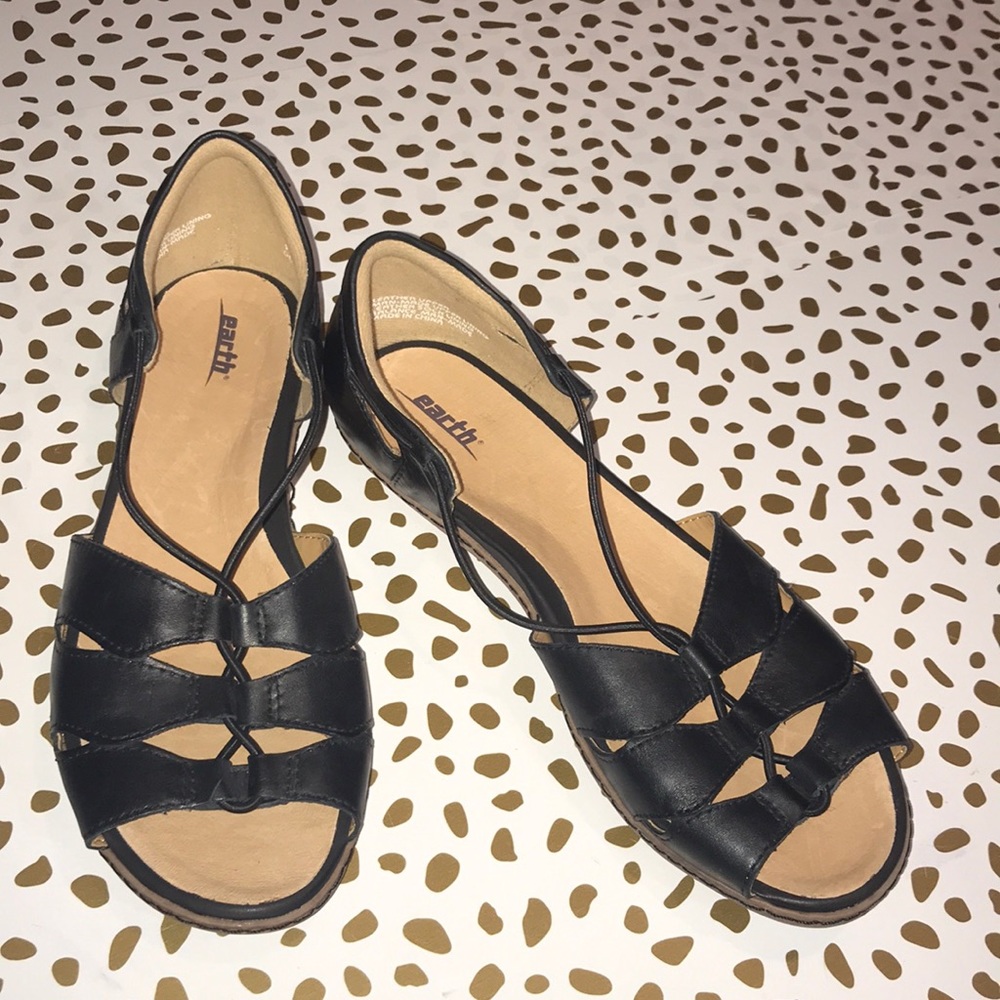 Earth Shoes Aloha Sandals Bungee Leather peep toe